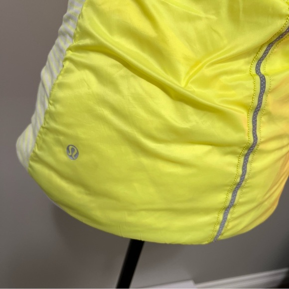 Lululemon What The Fluff Vest Clarity Yellow Rare - Picture 9 of 17
